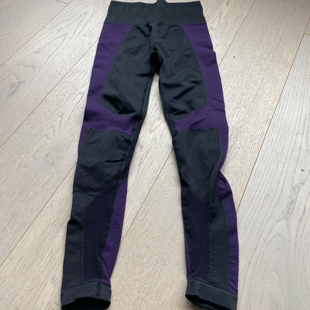 Demi Lovato Fabletics Black and Purple Athletic Leggings/Top SET